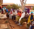 cataract-patients-visited-by-their-relatives